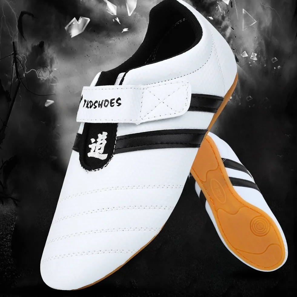 Taekwondo Chaussures Arts Martiaux Trainning Chaussures Sneaker Boxe Karaté Kung Fu Tai Chi Chaussures Rayures Sneakers pour Hommes Femmes